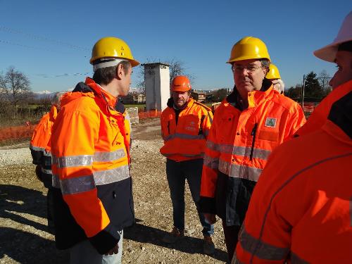 L’assessore regionale alle Infrastrutture e territorio, Graziano Pizzimenti, in sopralluogo al cantiere del ponte sul fiume Torre lungo la provinciale 50. Chiopris-Viscone (Ud) - 6 febbraio 2019.