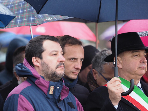 Il ministro dell'Interno Matteo Salvini, il governatore Fvg Massimiliano Fedriga e il sindaco di Trieste Roberto Dipiazza alla cerimonia solenne alla Foiba di Basovizza 