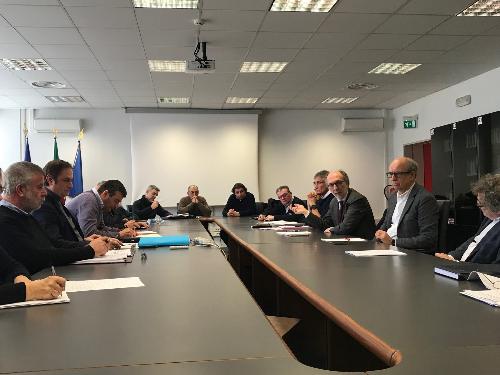 Il vicegovernatore del Friuli Venezia Giulia con delega alla Salute, Riccardo Riccardi, al tavolo di crisi sulla potabilità dell'acqua ad Aviano (Pordenone), con l'Azienda per l'assistenza sanitaria, l'Amministrazione comunale, ilgestore Hydrogea, laProtezione civile e il dipartimento regionale di prevenzione. Pordenone, 19 febbario 2019