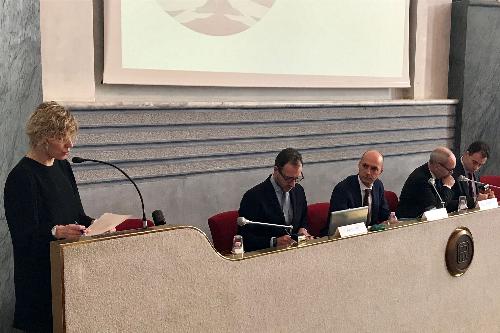 L'assessore Zilli durante il suo intervento all'assemblea dei soci di Friulia.