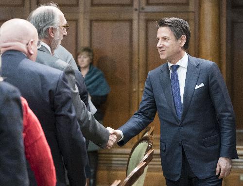 Il premier Giuseppe Conte e il vicegovernatore del Friuli Venezia Giulia con delega alla Protezione civile, Riccardo Riccardi