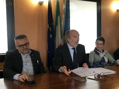 Il vicegovernatore del Friuli Venezia Giulia con delega alla Salute, Riccardo Riccardi, alla conferenza stampa sulla sanità pordenonese