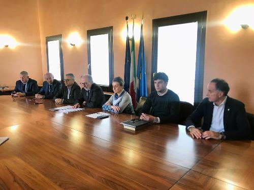Il vicegovernatore del Friuli Venezia Giulia con delega alla Salute, Riccardo Riccardi, alla conferenza stampa sulla sanità pordenonese
