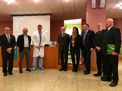 Il vicegovernatore con delega alla Salute, Riccardo Riccardi, durante l'evento di donazione del nuovo laser oculistico all'ospedale San Polo di Monfalcone.
