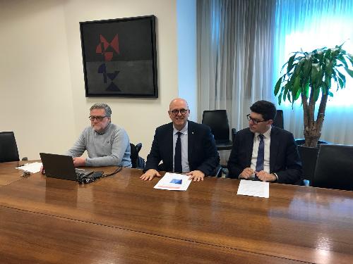 L'assessore regionale ai Sistemi informativi, Sebastiano Callari, con il presidente di Insiel spa, in occasione della presentazione dell'evoluzione del portale Open Data Fvg.