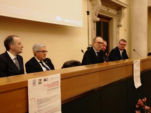 Il vicegovernatore con delega alla Salute del Friuli Venezia Giulia, Riccardo Riccardi, al convegno su 'Riordino del sistema sanitario e politiche sociali in Fvg. Cosa cambia per i cittadini', oggi in municipio a Udine. 

