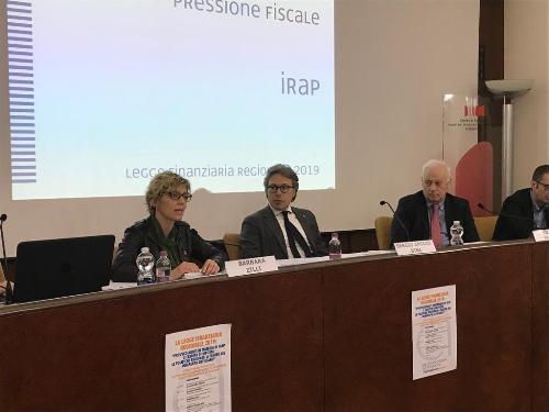 Gli assessori regionali alle Finanze e Patrimonio, Barbara Zilli, e alle Attività produttive, Sergio Emidio Bini, intervenuti all'incontro promosso da Confartigianato sulla legge di Stabilità 2019.