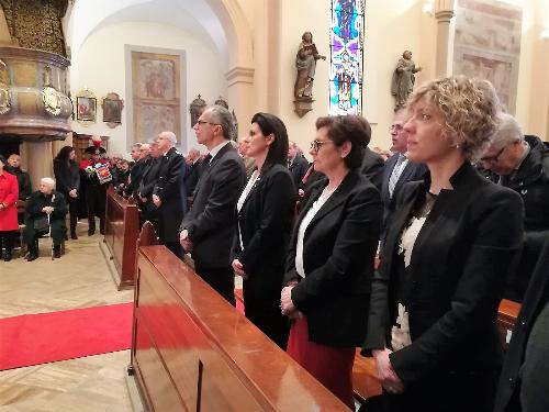 L'assessore regionale Barbara Zilli alla cerimonia per il 75mo anniversario dell'eccidio di Malga Bala nella parrocchiale di Tarvisio.