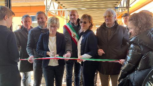 L'assessore Zilli mentre taglia il nostro
