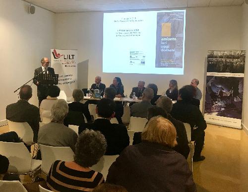 L'intervento del vicegovernatore della Regione, Riccardo Riccardi, al convegno "Amianto: ieri, oggi e domani" organizzato a Monfalcone.