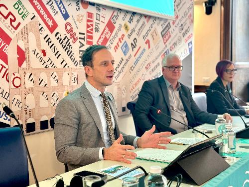 Il governatore della Regione Friuli Venezia Giulia Massimiliano Fedriga alla presentazione del programma di GO! 2025 Nova Gorica Gorizia Capitale Europea della Cultura nella sede dell’Associazione stampa estera a Palazzo Grazioli a Roma.
