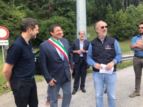 Il vicegovernatore del Friuli Venezia Giulia con delega alla Protezione Civile, Riccardo Riccardi,  assieme al direttore della Protezione Civile regionale, Amedeo Aristei e al sindaco di Ovaro,  Mario Cattarinussi, all'apertura del cantiere per il rifacimento del ponte San Martino - Ovaro (Ud), 16 luglio 2019.