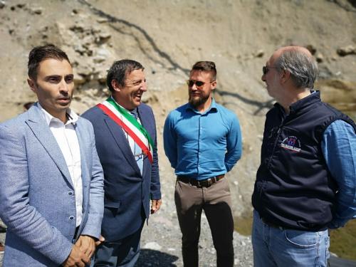 Il vicegovernatore del Friuli Venezia Giulia con delega alla Protezione Civile, Riccardo Riccardi, assieme al vice presidente del Consiglio regionale, Stefano Mazzolini, e al sindaco di Ovaro, Mario Cattarinussi, all'apertura del cantiere per il rifacimento del ponte San Martino - Ovaro (Ud), 16 luglio 2019.