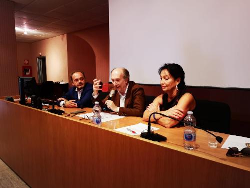 Il vicegovernatore del Friuli Venezia Giulia con delega alla Salute, Riccardo Riccardi, durante l'odierna conferenza stampa tenutasi nel presidio ospedaliero di Monfalcone, con il commissario Straordinario dell'AsuiTs e Aas2 Bassa Friulana-Isontina, Antonio Poggiana, e il sindaco di Monfalcone Anna Maria Cisint.  
