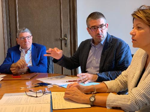 Un momento dell'incontro tenutosi in Prefettura tra l'assessore regionale Pierpaolo Roberti, nuovo titolare delle deleghe alla Funzione Pubblica e al Personale, e le sigle sindacali