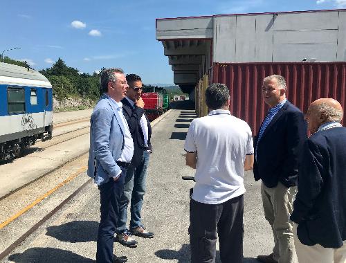 L'assessore regionale alla Infrastrutture e territorio, Graziano Pizzimenti, con il presidente della società Interporto di Trieste, Giacomo Borruso, il direttore generale Oliviero Petz e il responsabile commerciale Fabio Predonzani.