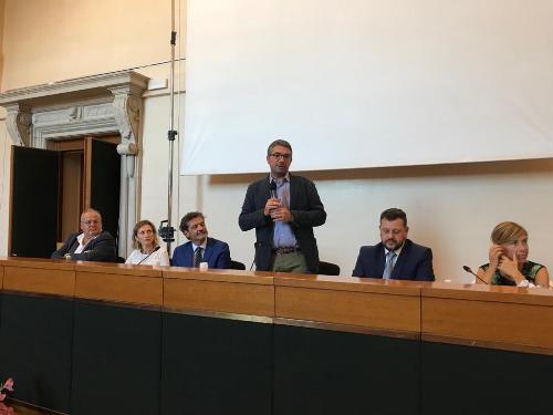 L'assemblea congressuale di Anci Fvg a cui ha partecipato l'assessore regionale alle Autonomie locali, Pierpaolo Roberti. 