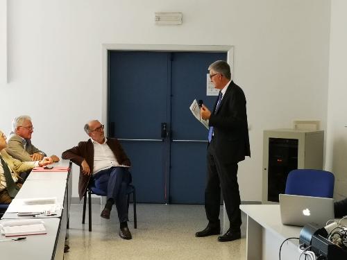 Il vicegovernatore del Friuli Venezia Giulia con delega alla Salute, Riccardo Riccardi, al dipartimento di Area medica dell'Università di Udine con il professor Silvio Brusaferro.