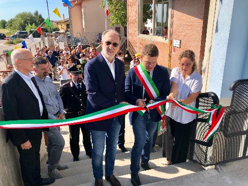 Il vicegovernatore, Riccardo Riccardi, inaugura la scuola primaria ristrutturata di Dolegnano 