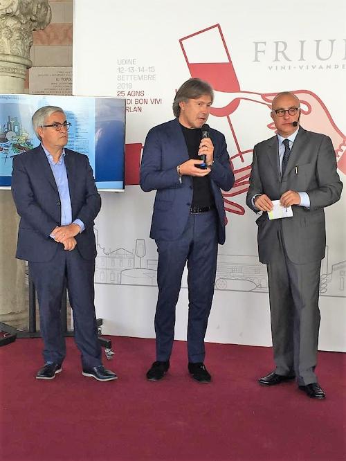 L'assessore regionale al Turismo, Sergio Emidio Bini, alla presentazione della nuova "Guida de la Repubblica ai sapori e ai piaceri del Friuli Venezia Giulia 2020".