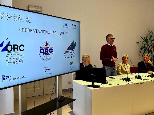 L'assessore Roberti alla conferenza stampa di presentazione dei campionati italiani e mondiali di vela in programma a Trieste e Monfalcone nel 2025