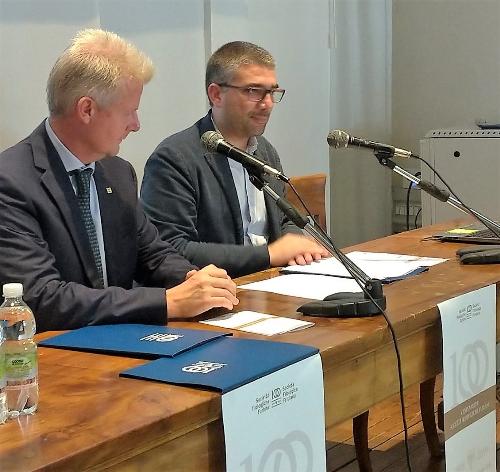 Roberti e Vicario alla presentazione degli eventi per il centenario della Filologica a Palazzo Mantica a Udine 