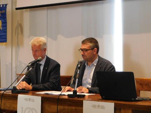 L'assessôr regjonâl Pierpaolo Roberti e il presidente de Socie Federico Vicario a palaç Mantica a Udin