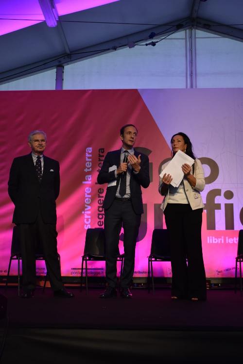 Fedriga interviene assieme al sindaco Cisint e al presidente della Fondazione Pordenonelegge Giovanni Pavan al Festival "Geografie"