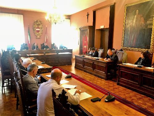 Il vicegovernatore Riccardo Riccardi all'incontro con l'Ambito del Natisone in municipio a Cividale.