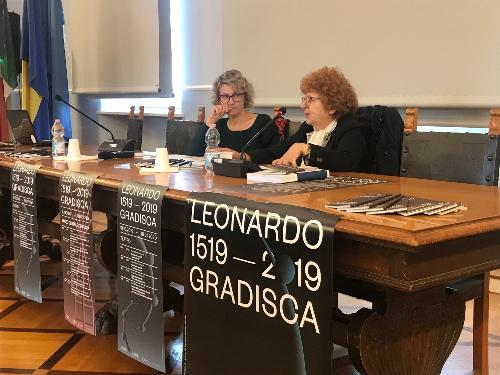 L'assessore alla Cultura del Friuli Venezia Giulia, Tiziana Gibelli, con il sindaco di Gradisca d'Isonzo, Linda Tomasinsig, alla presentazione di Leonardo/Gradisca 1519-2019, il programma di eventi che la città dedica al genio di Vinci - Gradisca d'Isonzo, 9 ottobre 2019