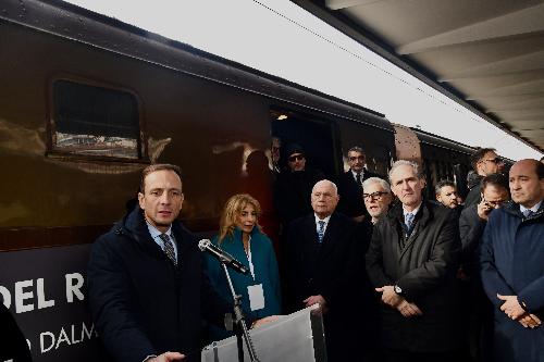 Il governatore Fedriga nel corso del suo intervento in Stazione centrale 