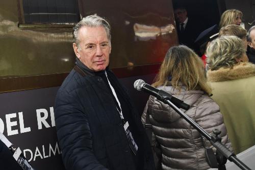 L'assessore regionale Fabio Scoccimarro in stazione a Trieste per la tappa del Treno del Ricordo