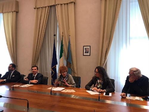 Un momento della conferenza stampa di presentazione dell'opera Le nozze di Leonardo