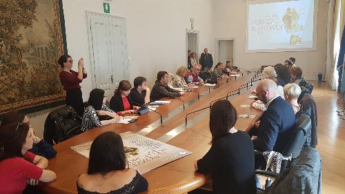 Il tavolo della conferenza stampa di presentazione dell'opera Le nozze di Leonardo