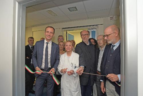 Il governatore del Friuli Venezia Giulia Massimiliano Fedriga e il vicegovernatore con delega alla Salute Riccardo Riccardi nel corso dell'inaugurazione all'Ospedale di Cattinara di Trieste del tomografo Discovery Pet/Ct Midr