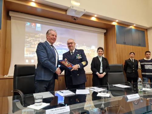 L'assessore Scoccimarro con il comandante Luciano Del Prete. 