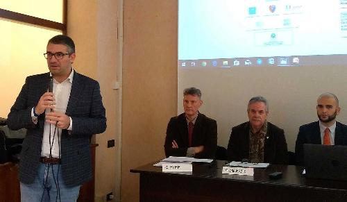 L'assessore regionale alla Sicurezza Pierpaolo Roberti interviene al Convegno dedicato all'amianto organizzato a Gorizia dal Sindacato autonomo Vigili del fuoco (Conapo) in collaborazione con il Sindacato autonomo Polizia (Sap).