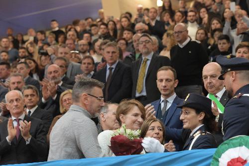 Un momento della cerimonia di giuramento degli allievi del 206esimo corso di formazione della Scuola agenti Polizia Stato Vincenzo Raiola, intitolato a Matteo Demenego e Pierluigi Rotta, alla quale hanno partecipato il capo della Polizia, Franco Gabrielli, e il governatore del Friuli Venezia Giulia, Massimiliano Fedriga.