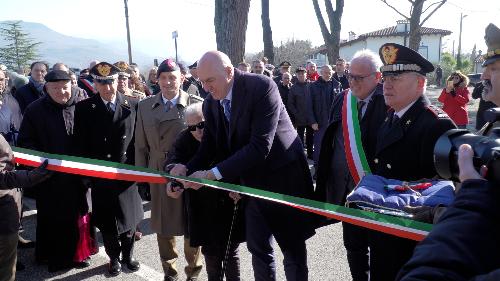 Il taglio del nastro per la riapertura del sacrario di Oslavia 