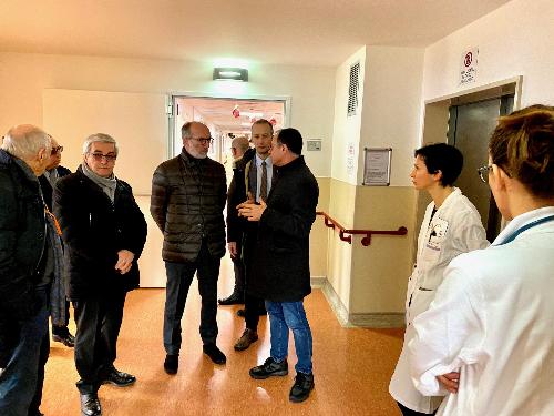 Il vicegovernatore, Riccardo Riccardi, nel corso della visita a 'La Quiete' a Udine
