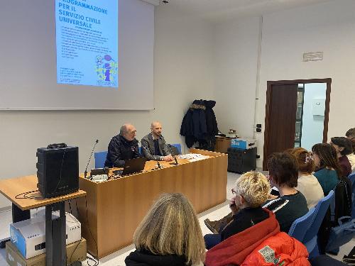 Il vicegovernatore del Friuli Venezia Giulia, Riccardo Riccardi, all'evento informativo sul Servizio civile universale.