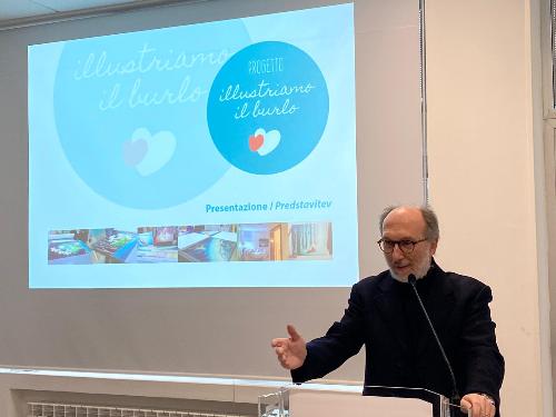 L'intervento del vicegovernatore Riccardo Riccardi durante l'evento di presentazione delle 26 illustrazioni collocate in 10 stanze della Clinica pediatrica del Burlo di Trieste.