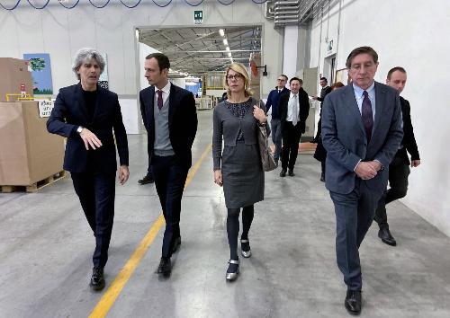 La visita del Governatore del Friuli Venezia Giulia Massimiliano Fedriga allo stabilimento Valcucine di Pordenone