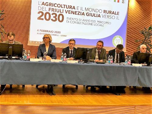 L'assessore alle Risorse agroalimentari, forestali e ittiche e alla montagna, Stefano Zannier, durante l'apertura del percorso di consultazione locale sviluppato dal Programma di sviluppo rurale (Psr) 2014-2020 del Friuli Venezia Giulia. 