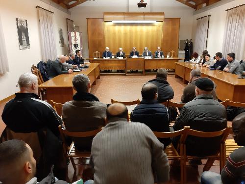 Un momento dell'incontro svoltosi a Sedegliano in merito alla crisi dell'azienda Castalia.