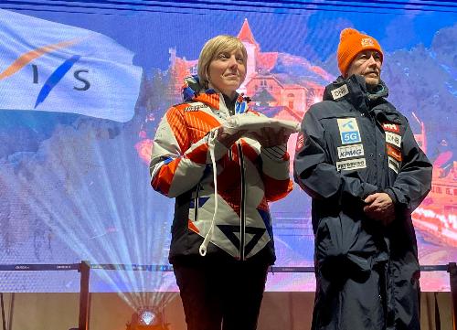 L'assessore Zilli alla cerimonia di apertura dei Campionati Mondiali Juniores di Sci Alpino 2025 di Tarvisio (FIS Alpine Junior World Ski Championships JWSC)