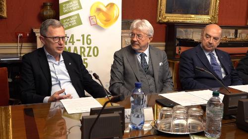 L’assessore regionale alle Risorse agroalimentari, forestali, ittiche Stefano Zannier a Trieste assieme al presidente della Camera di commercio Venezia Giulia Antonio Paoletti e al sindaco di Trieste Roberto Dipiazza alla presentazione della diciassettesima edizione di Olio Capitale