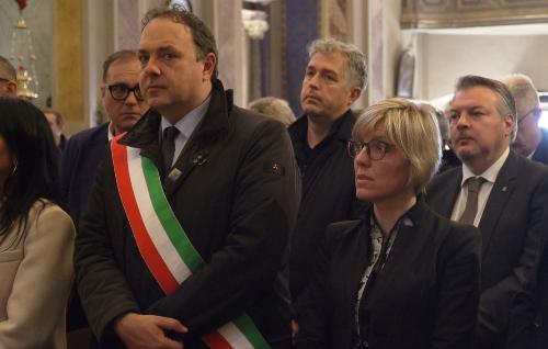L'assessore regionale alle Finanze Barbara Zilli oggi a Cormons al funerale del giornalista sportivo Bruno Pizzul