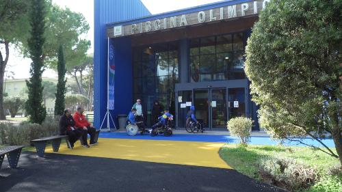 Gli atleti durante le fasi preparatorie della Coppa del Mondo di nuoto Paralimpico al Bella Italia Village di Lignano Sabbiadoro.