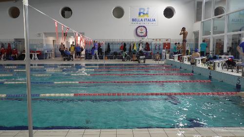 Gli atleti durante le fasi preparatorie della Coppa del Mondo di nuoto Paralimpico